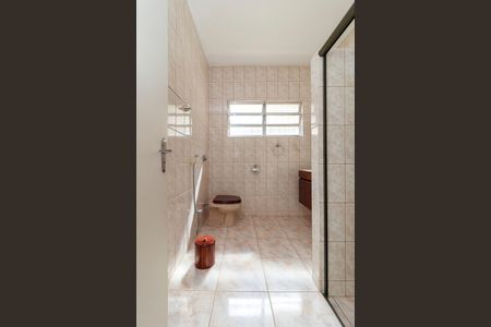 Casa à venda com 253m², 3 quartos e 4 vagasBanheiro 2