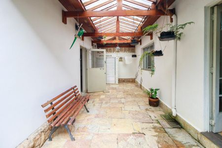 Casa à venda com 253m², 3 quartos e 4 vagasQuintal