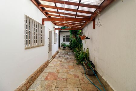 Casa à venda com 253m², 3 quartos e 4 vagasQuintal