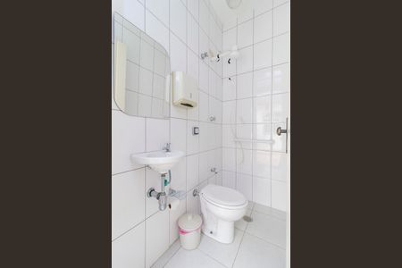 Casa à venda com 253m², 3 quartos e 4 vagasÁrea de Serviço - Banheiro