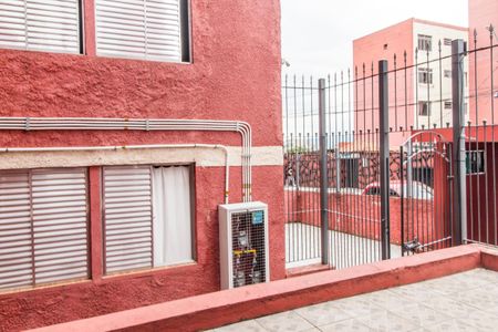 Vista da Sala de apartamento para alugar com 2 quartos, 60m² em Cohab 2, Carapicuíba