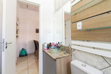 Casa de condomínio à venda com 120m², 2 quartos e 2 vagasBanheiro