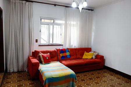 Casa à venda com 175m², 3 quartos e 4 vagassala