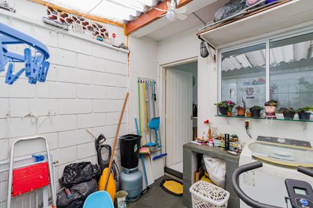 Casa à venda com 71m², 2 quartos e 2 vagas Casa à venda com 71m², 2 quartos e 2 vagasÁrea de Serviço