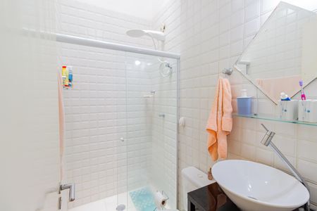 Casa à venda com 71m², 2 quartos e 2 vagas Casa à venda com 71m², 2 quartos e 2 vagasBanheiro