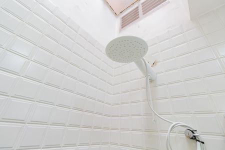 Casa à venda com 71m², 2 quartos e 2 vagas Casa à venda com 71m², 2 quartos e 2 vagasBanheiro