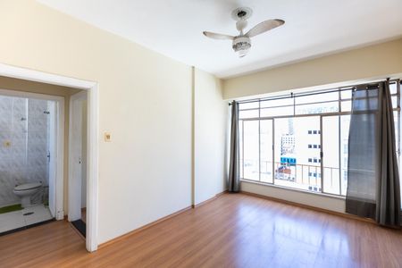 Sala de apartamento para alugar com 1 quarto, 60m² em Centro, Campinas