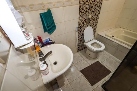 Casa à venda com 126m², 3 quartos e 1 vagaBanheiro