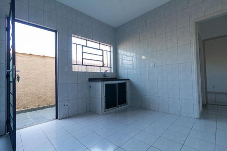 Casa à venda com 125m², 2 quartos e 2 vagas Casa à venda com 125m², 2 quartos e 2 vagasCozinha