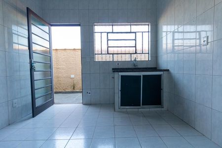 Casa à venda com 125m², 2 quartos e 2 vagas Casa à venda com 125m², 2 quartos e 2 vagasCozinha