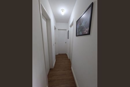 Corredor de apartamento à venda com 3 quartos, 76m² em Loteamento Center Santa Genebra, Campinas
