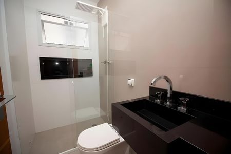 Casa para alugar com 3 quartos, 200m² em Parque Sao Domingos, São Paulo