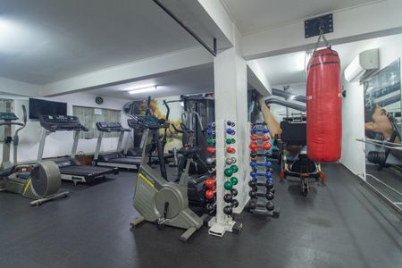 Apartamento à venda com 120m², 3 quartos e 3 vagas Apartamento à venda com 120m², 3 quartos e 3 vagasÁrea comum - Academia