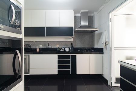 Apartamento à venda com 120m², 3 quartos e 3 vagas Apartamento à venda com 120m², 3 quartos e 3 vagasCozinha