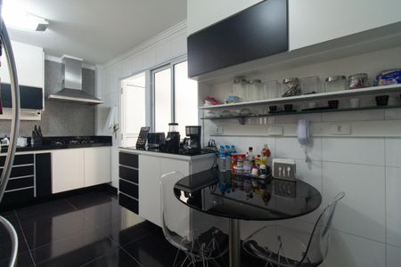 Apartamento à venda com 120m², 3 quartos e 3 vagas Apartamento à venda com 120m², 3 quartos e 3 vagasCozinha