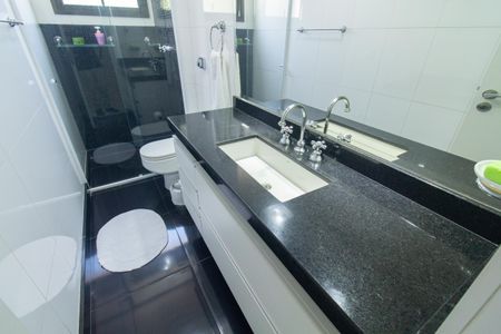 Apartamento à venda com 120m², 3 quartos e 3 vagas Apartamento à venda com 120m², 3 quartos e 3 vagasBanheiro