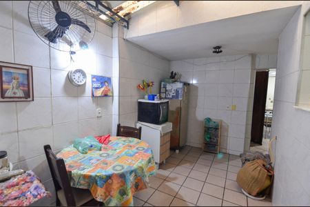 Casa à venda com 217m², 2 quartos e sem vagaÁrea de Serviço