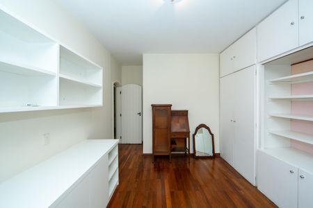 Apartamento à venda com 200m², 4 quartos e 2 vagas Apartamento à venda com 200m², 4 quartos e 2 vagasQUARTO4