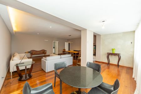 Apartamento à venda com 200m², 4 quartos e 2 vagas Apartamento à venda com 200m², 4 quartos e 2 vagasSALA