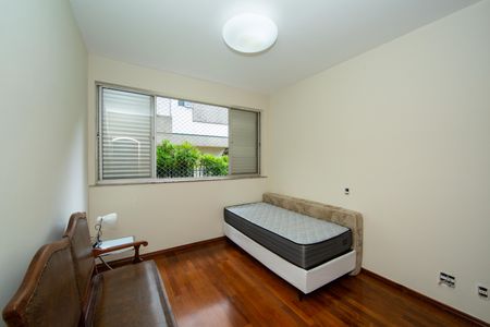 Apartamento à venda com 200m², 4 quartos e 2 vagas Apartamento à venda com 200m², 4 quartos e 2 vagasQUARTO2