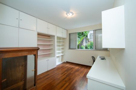 Apartamento à venda com 200m², 4 quartos e 2 vagas Apartamento à venda com 200m², 4 quartos e 2 vagasQUARTO4