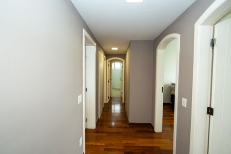 Apartamento à venda com 200m², 4 quartos e 2 vagas Apartamento à venda com 200m², 4 quartos e 2 vagasCORREDOR