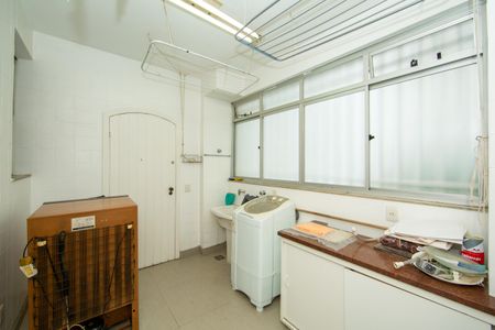 Apartamento à venda com 200m², 4 quartos e 2 vagas Apartamento à venda com 200m², 4 quartos e 2 vagasAREA DE SERVICO