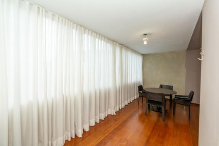 Apartamento à venda com 200m², 4 quartos e 2 vagas Apartamento à venda com 200m², 4 quartos e 2 vagasSALA