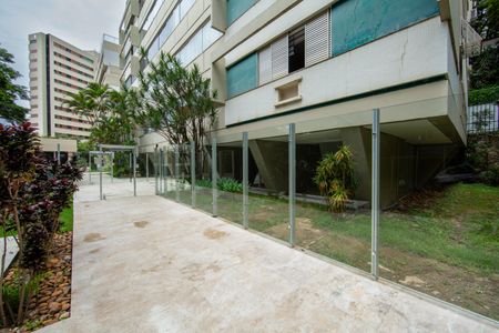 Apartamento à venda com 200m², 4 quartos e 2 vagas Apartamento à venda com 200m², 4 quartos e 2 vagasFACHADA