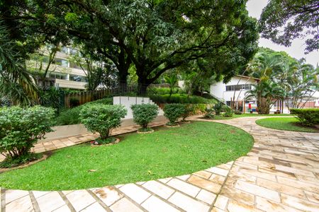 Apartamento à venda com 200m², 4 quartos e 2 vagas Apartamento à venda com 200m², 4 quartos e 2 vagasAREA VERDE