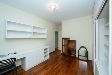 Apartamento à venda com 200m², 4 quartos e 2 vagas Apartamento à venda com 200m², 4 quartos e 2 vagasQUARTO4