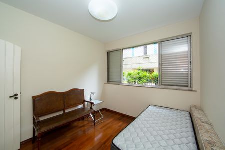 Apartamento à venda com 200m², 4 quartos e 2 vagas Apartamento à venda com 200m², 4 quartos e 2 vagasQUARTO2