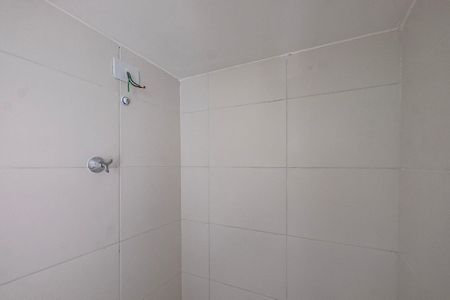 Banheiro de kitnet/studio à venda com 1 quarto, 25m² em Pinheiros, São Paulo