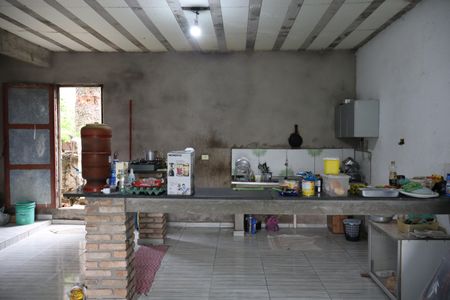 Casa para alugar com 305m², 2 quartos e 4 vagasCozinha 