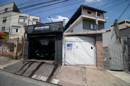 Casa à venda com 315m², 2 quartos e 2 vagasFACHADA