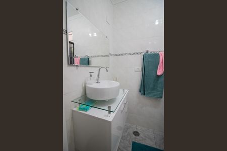 Casa à venda com 315m², 2 quartos e 2 vagasBANHEIRO