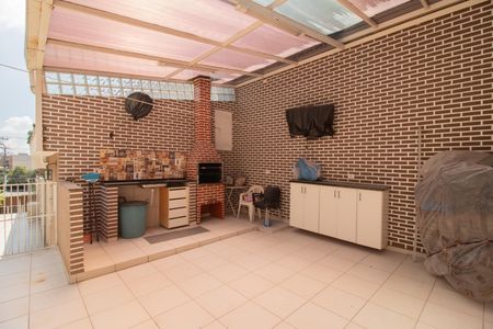 Casa à venda com 315m², 2 quartos e 2 vagas Casa à venda com 315m², 2 quartos e 2 vagasÁREA GOURMET