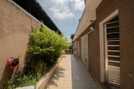 Casa à venda com 315m², 2 quartos e 2 vagasQUINTAL 