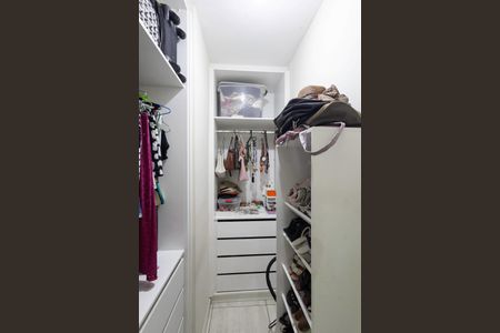 Apartamento para alugar com 111m², 3 quartos e 2 vagas Apartamento para alugar com 111m², 3 quartos e 2 vagasCloset da suíte