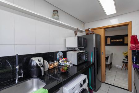Apartamento para alugar com 111m², 3 quartos e 2 vagas Apartamento para alugar com 111m², 3 quartos e 2 vagasCozinha e Área de Serviço