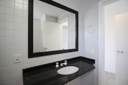 Apartamento à venda com 109m², 3 quartos e 3 vagasBanheiro da Suíte