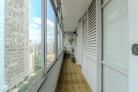Apartamento à venda com 141m², 2 quartos e sem vagaSacada