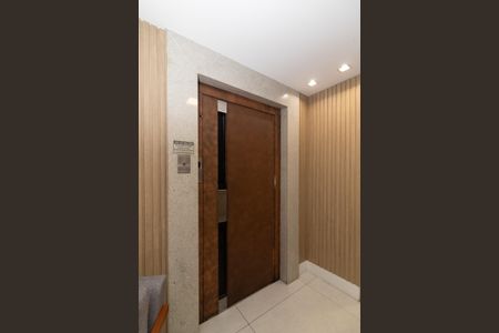 Apartamento para alugar com 69m², 2 quartos e 1 vaga Apartamento para alugar com 69m², 2 quartos e 1 vagaÁrea comum - Elevador