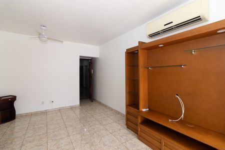 Sala de apartamento para alugar com 2 quartos, 69m² em Vila Valqueire, Rio de Janeiro