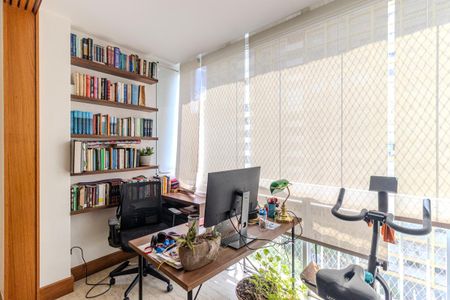 Apartamento à venda com 160m², 2 quartos e 1 vagaSuíte
