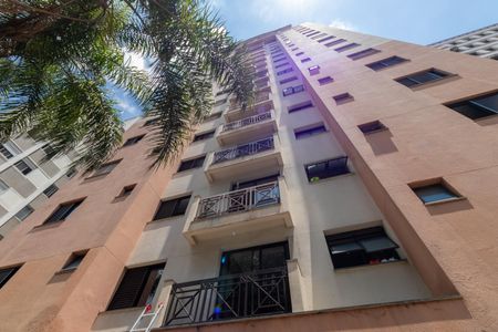 Apartamento para alugar com 55m², 2 quartos e 1 vaga Apartamento para alugar com 55m², 2 quartos e 1 vagaFachada