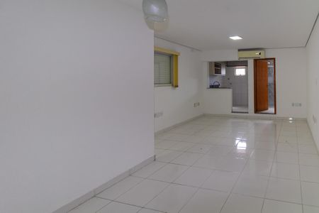 Quarto de casa para alugar com 1 quarto, 40m² em Vila Zelina, São Paulo