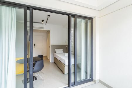 Varanda de kitnet/studio para alugar com 1 quarto, 26m² em Vila Olímpia, São Paulo