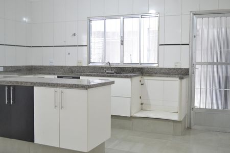 Casa à venda com 192m², 3 quartos e 1 vaga