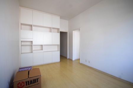 Sala de apartamento à venda com 2 quartos, 56m² em Tijuca, Rio de Janeiro